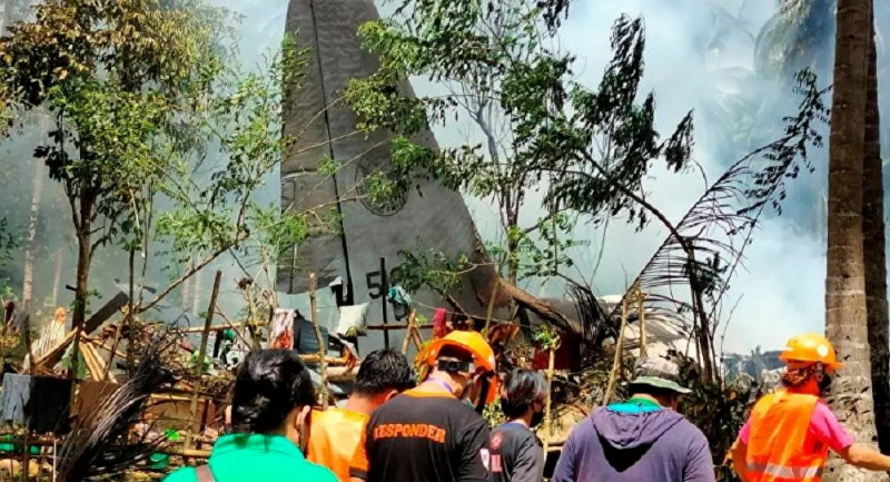 Filipinler'de 85 kişiyi taşıyan askeri uçak düştü: 29 kişi öldü