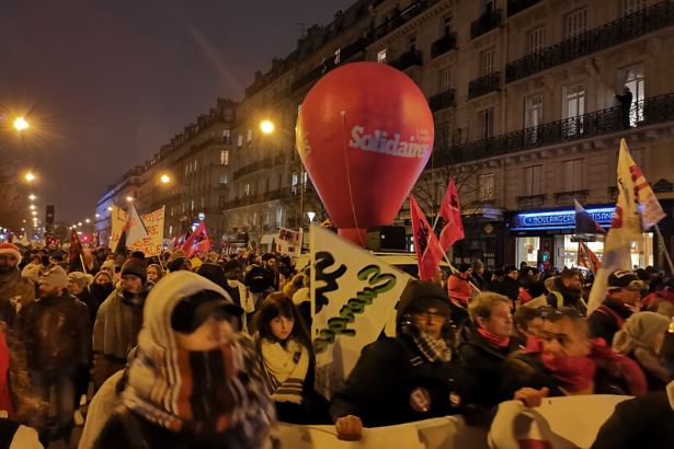 Fransa ve Kolombiya'da genel grev, yüz binler sokağa döküldü