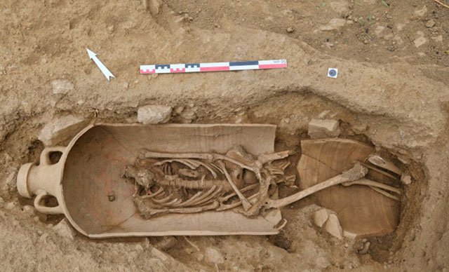Fransa'da arkeologlar binlerce yıl öncesine ait 40 tabut keşfetti