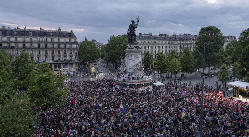 Fransa'da darbe! Seçimleri kazanan solcuların değil Macron'un sağcı adayı başbakan yapıldı