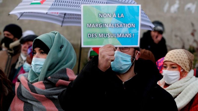 Fransa'da 'radikal İslamcılarla mücadele' yasa tasarısı onaylandı