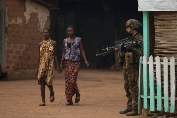  Fransız askerlerinden Afrikalı çocuklara cinsel taciz!