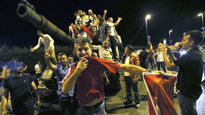 FT: Suriyeli mülteciler Erdoğan için sokaklara çıktı!
