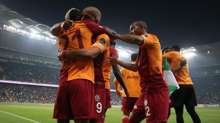 Galatasaray 2-0 yenik durumdan öne geçti
