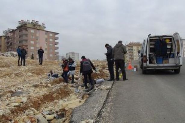 Gaziantep'te yol kenarında erkek cesedi bulundu