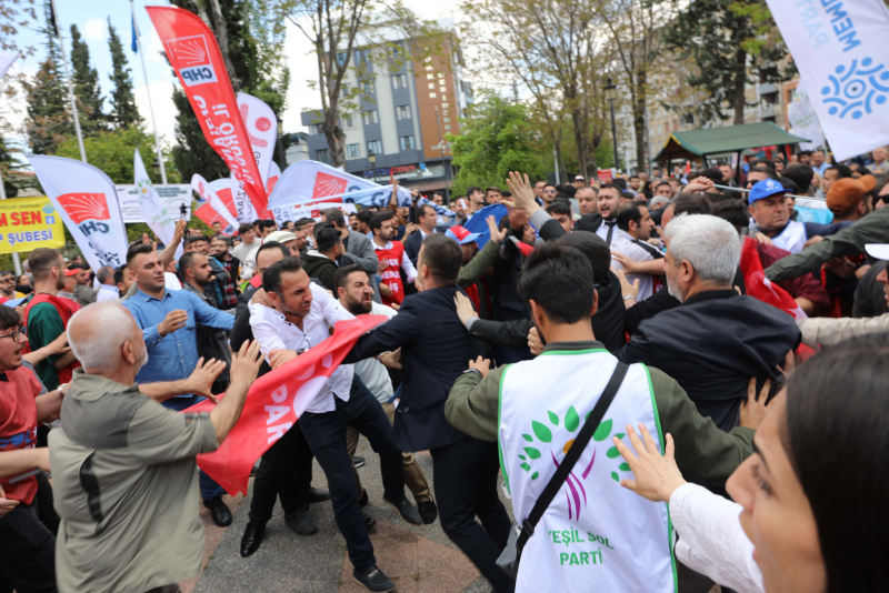 Gaziantep'teki 1 Mayıs kutlamalarında Memleket Partililer ile CHP'liler arasında kavga çıktı!