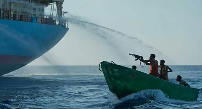 Gine Körfezi'nde ABD bayraklı gemiye korsan saldırısı