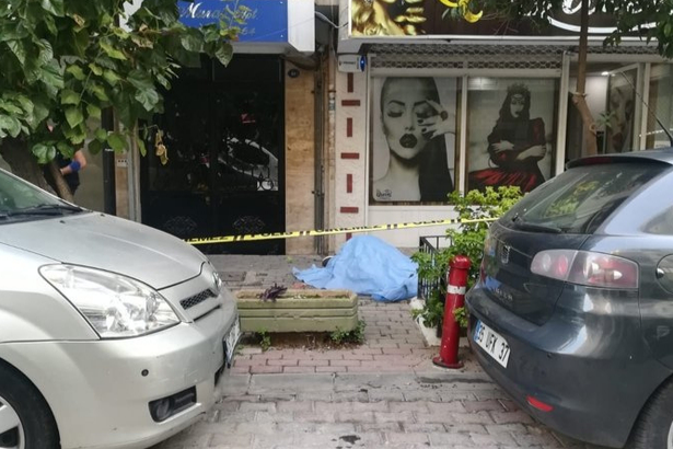 Haliç'te ölü bir kadın bulundu, İzmir'de kuaför önünde bir kadın vuruldu