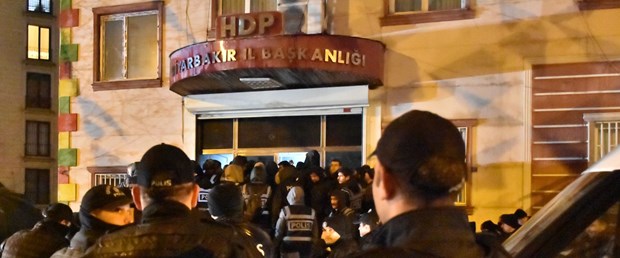 HDP binasına polis baskını