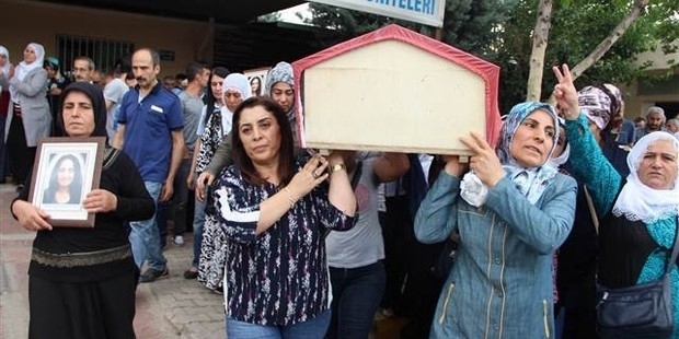 HDP'li başkanlar Vezneciler bombacısının cenazesine katıldı!