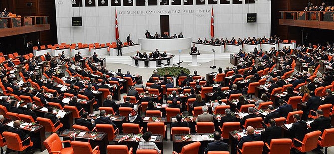 HDP'li vekil: Meclise saldırı ihbarı! Bina boşaltılıyor...