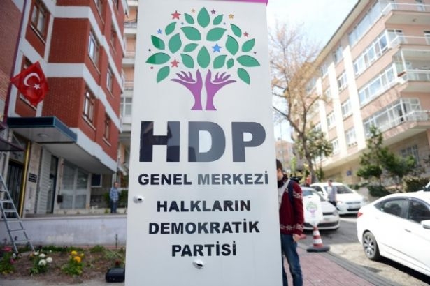 HDP'lilere bıçaklı saldırı!