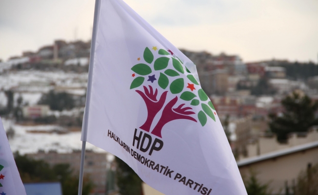 HDP'nin seçim afişleri toplatıldı