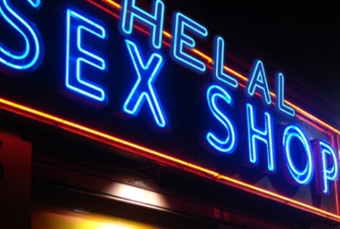 Helal seks shop'a büyük ilgi!