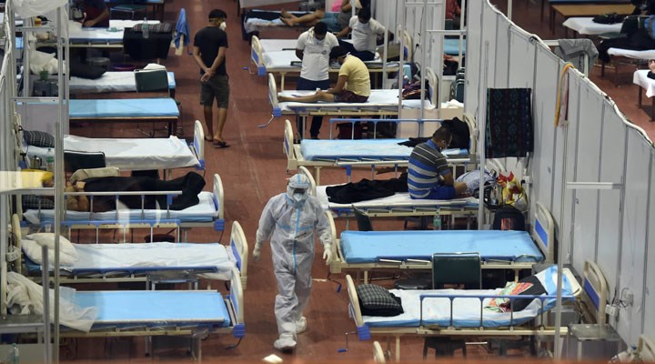 Hindistan’da belirlenemeyen bir hastalıktan 1 kişi öldü, 300 kişi hastaneye kaldırıldı