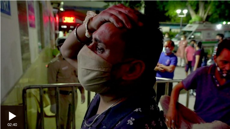Hindistan’da koronavirüs: İnsanlar tedavi için hastane kapılarında yalvarıyor