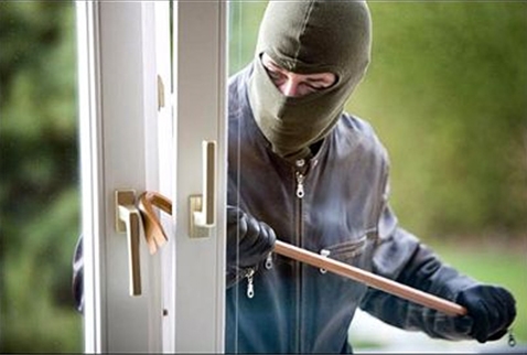 Hırsızlar soydukları eve not bırakıyor!