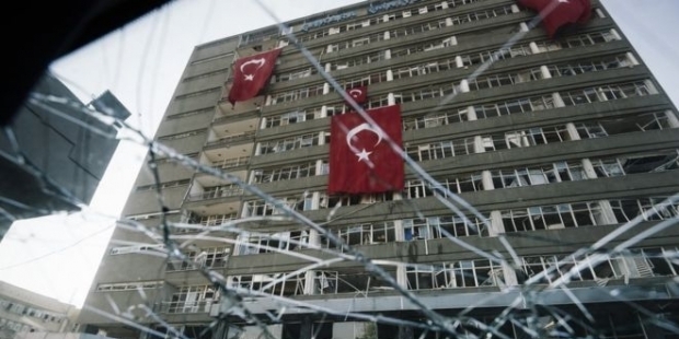 Independent: Türkiye'de kurumların içi boşaltılıyor!
