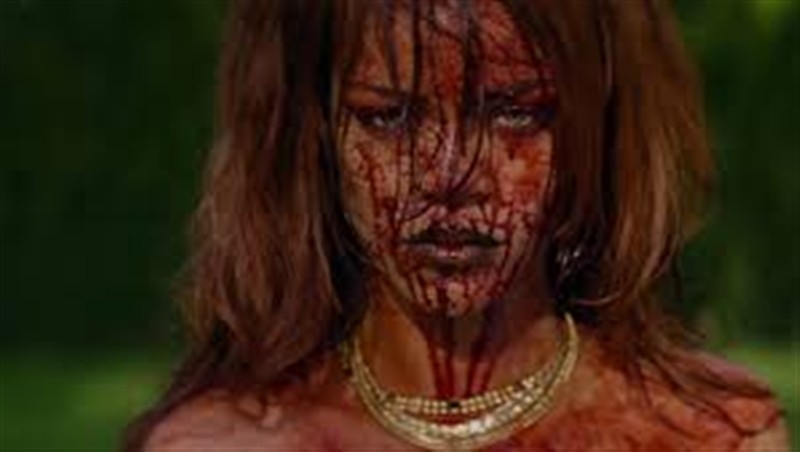 İngiliz gazeteci: Rihanna mide bulandırıyor!