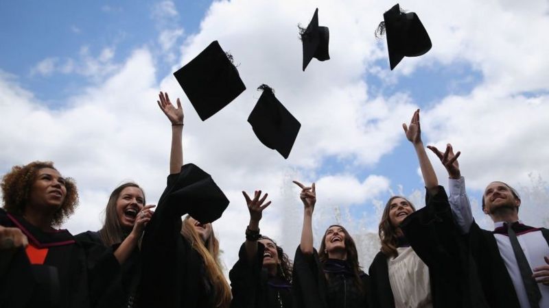 İngiltere'de mezun olan yabancı öğrenciler 2 yıl daha kalabilecek