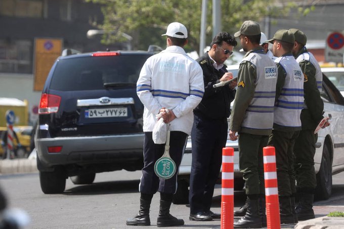 İran’da bir kadın 'örtünme kurallarına uymadığı' gerekçesiyle polis tarafından vurulduktan sonra felç oldu