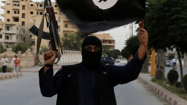 IŞİD 40 kişiyi elektrik direklerine astı