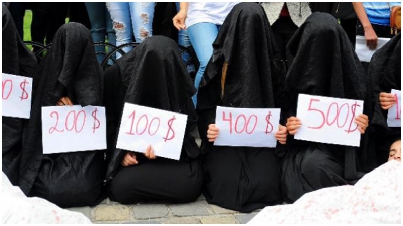 'IŞİD köle kadınları internetten satıyor' 