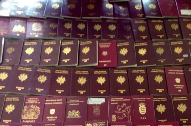 IŞİD on binlerce pasaportu ele geçirdi!