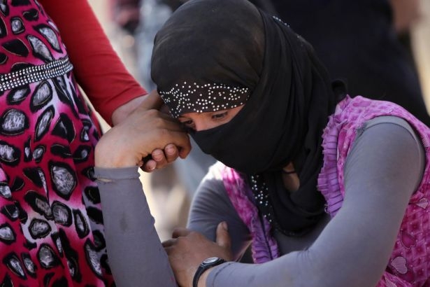 IŞİD, seks kölesi olmak istemeyen 19 kadını yaktı!