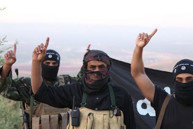 IŞİD Türkiye sınırındaki 5 köyü ele geçirdi!