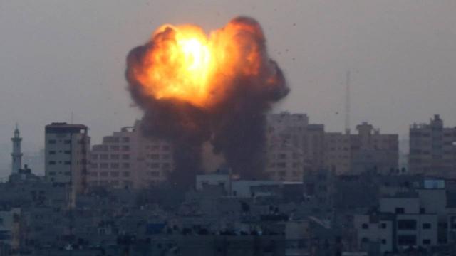 'İsrail, Gazze'de ayrım gözetmeden ve sorumsuzca hava saldırıları düzenliyor'