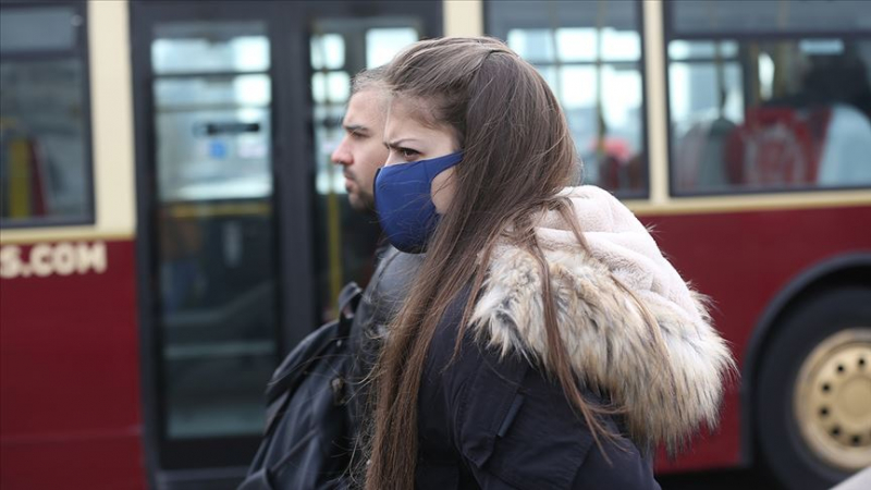 İsrail'de sokakta maske zorunluluğu kaldırıldı