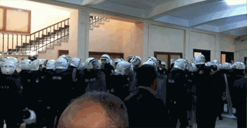 İstanbul Üniversitesi'nde polis saldırısı!