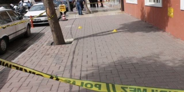 İstanbul Zeytinburnu'nda silahlı saldırı! 2 ölü, 1 yaralı!