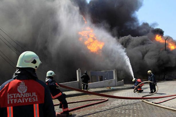 İstanbul'da fabrika yangını: Çok sayıda yaralı var
