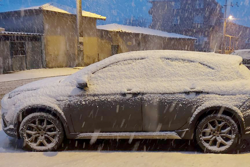 İstanbul’da kar yağışı başladı, Silivri beyaza büründü