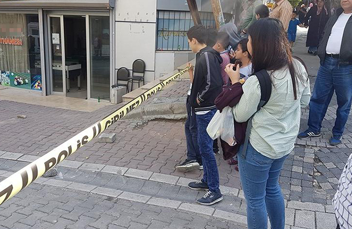 İstanbul’da otomobilden kahvehaneye ateş açıldı: 1 yaralı