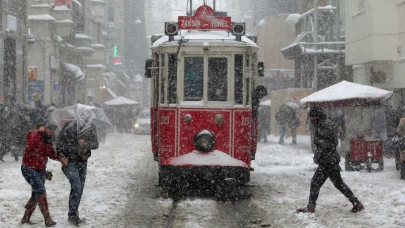 'İstanbul’daki kar yağışı cuma gününe kadar devam edecek'