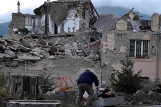 İtalya depreminde hayatını kaybedenlerin sayısı 267'ye çıktı!