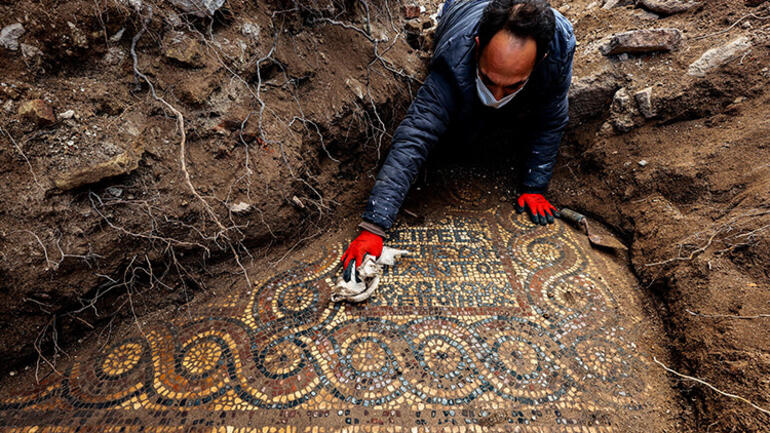 İzmir'de 1500 yıllık mozaik bulundu