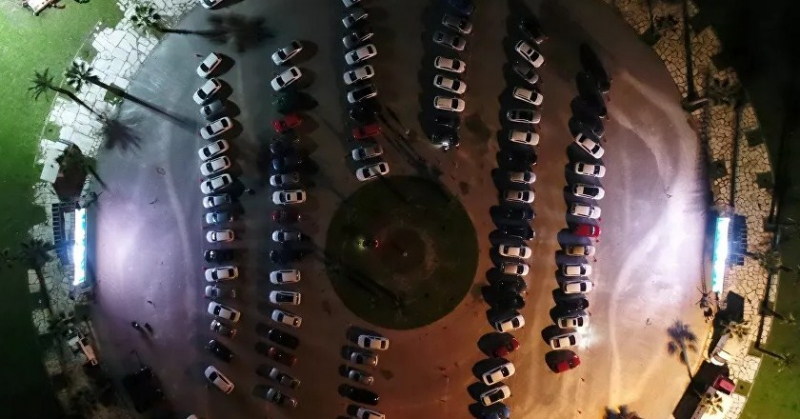 İzmir'de arabalı sinema kayıtları 19 saniyede tükendi