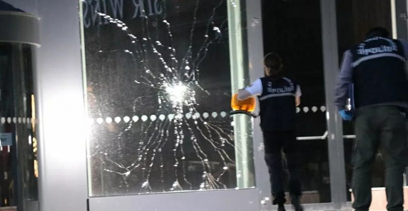 İzmir'de AVM'ye pompalı tüfekle saldırı: 9 el ateş ettikten sonra kaçtı 