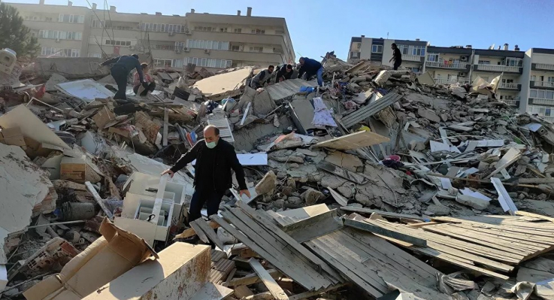 İzmir'de deprem: 24 kişi hayatını kaybetti, yaralı sayısı en az 804