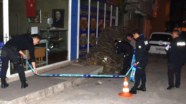 İzmir'de kanlı gece sokak ortasında infaz 