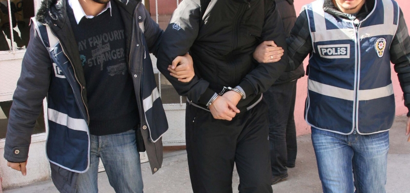 İzmir'de Nevruz operasyonu: 19 gözaltı!