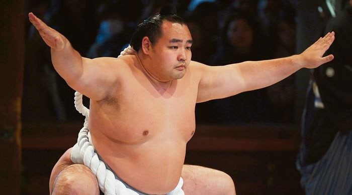 Japon sumo güreşçisi Kiyotaka Suetake, koronavirüsten ölen ilk sporcu oldu