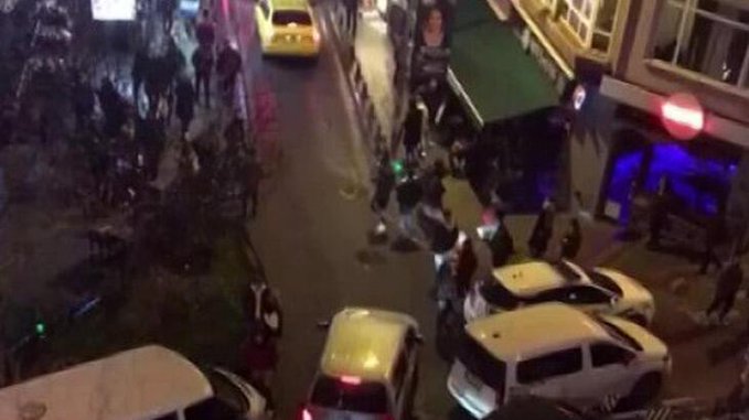 Kadıköy’de rehine krizi: Kocasını bıçakladı, kızını rehin aldı