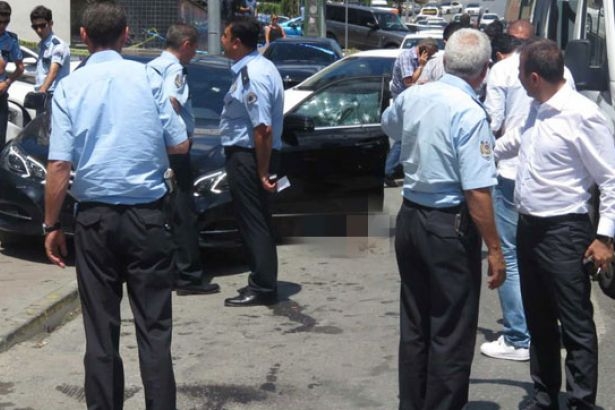 Kadıköy'de silahlı saldırı! 1 ölü, 1 yaralı...