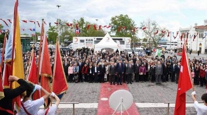 Kadıköy'deki 19 Mayıs töreninde bir grup MHP'li, polislere ve CHP'lilere saldırdı iddiası