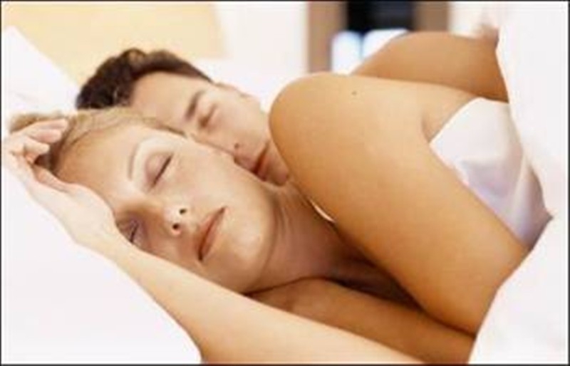 Kadınlar, erkeklerden daha çok uyuyor!